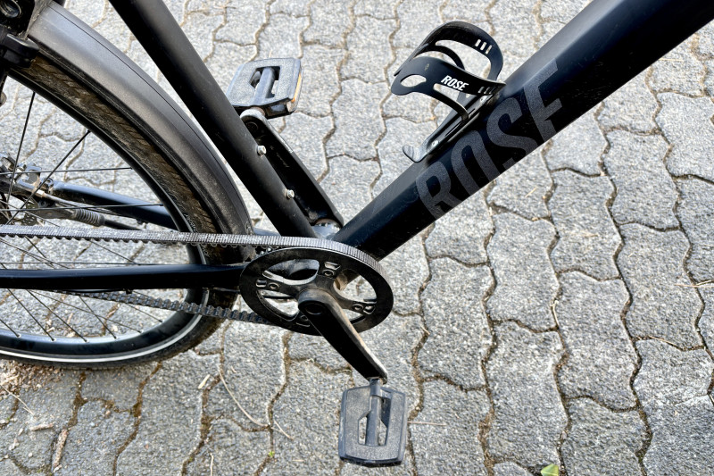 Rose Black Lava 2, 21", 11-Gang-Alfine, Riemenantrieb: Alltagsrad in edler Optik im mattschwarzen Design