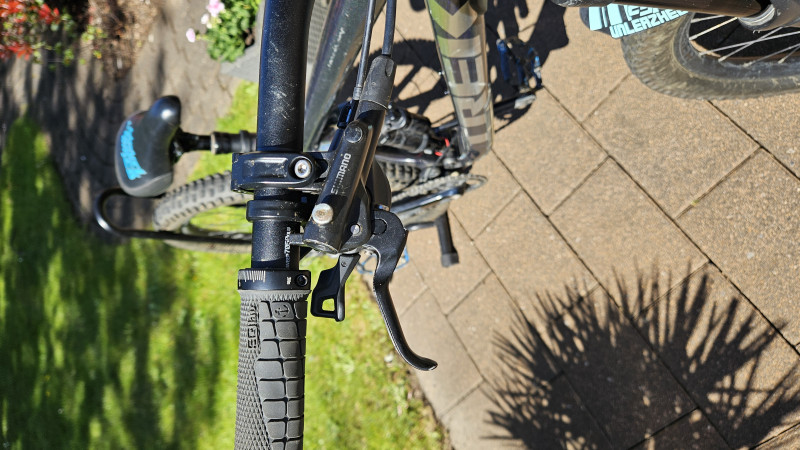 Trek 22 Remedy 8 Dark Prismatic M