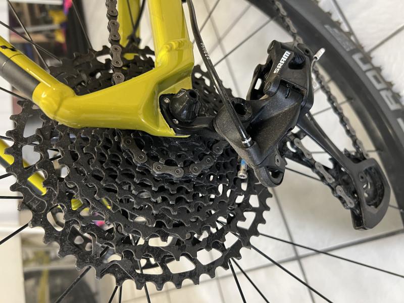 Cube Analog 2024 flashlime´n´black - Shimano Laufräder - SRAM - sehr guter Zustand