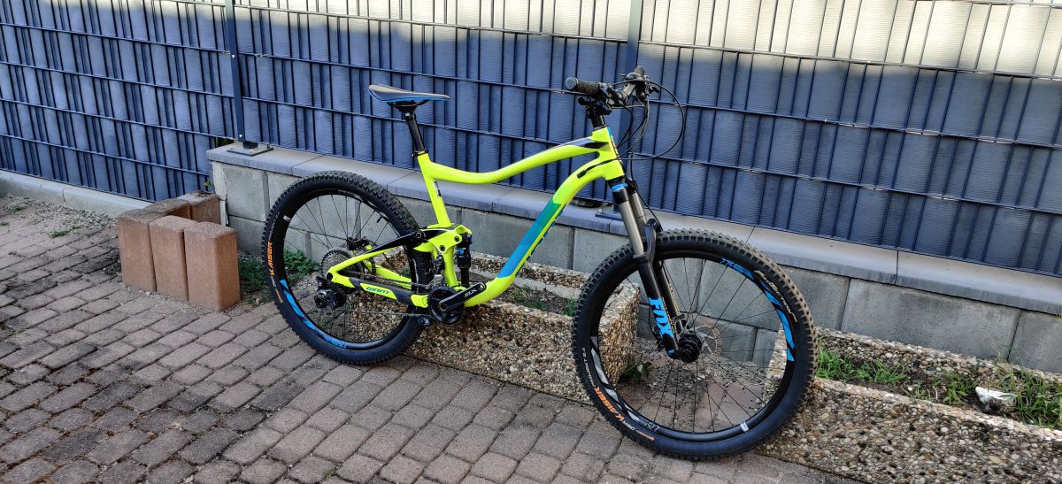 giant trance 2 blue book