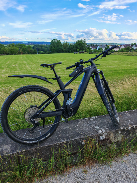 Cube Stereo Hybrid 140 HPC Pro 625 / Fully eMTB / 1.362 km / Top-Zustand