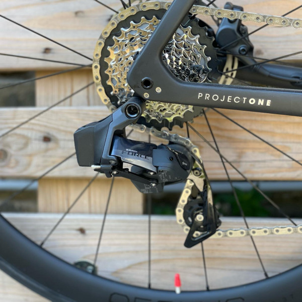 2022 TREK EMONDA SLR 7 ETap
