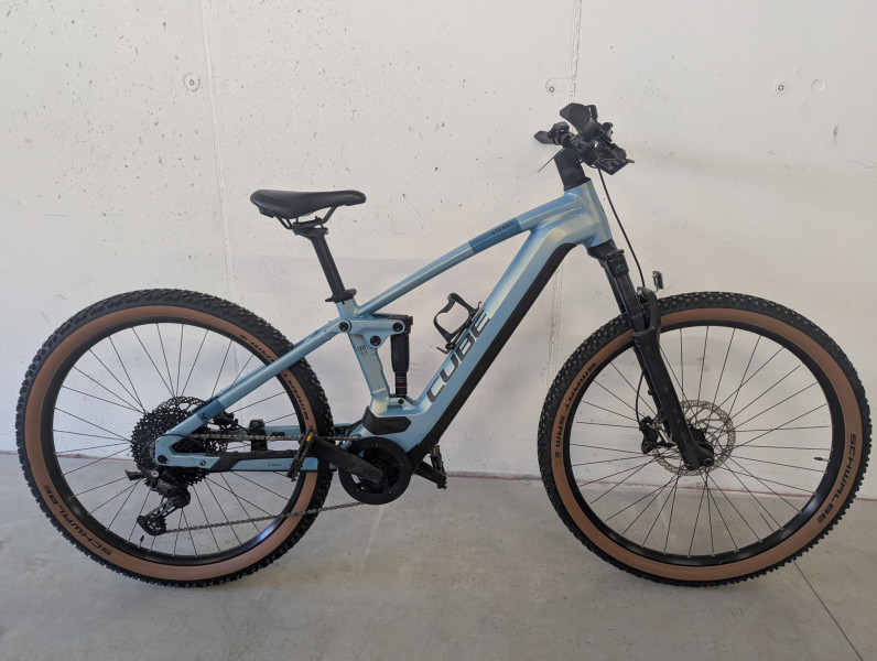 Cube Stereo Hybrid 120 Pro 750 sagemetallic´n´black 2023 generalüberholt