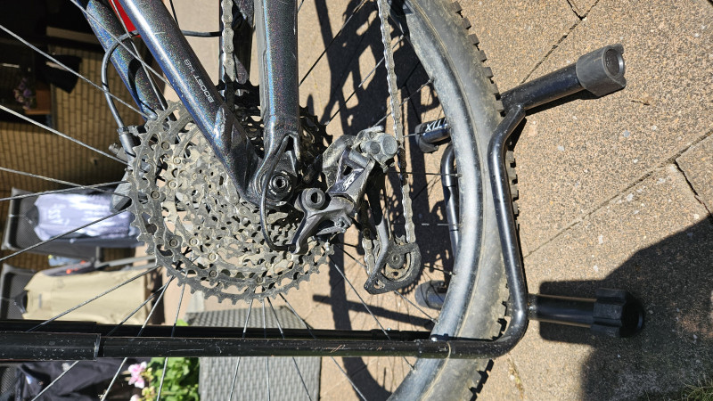 Trek 22 Remedy 8 Dark Prismatic M