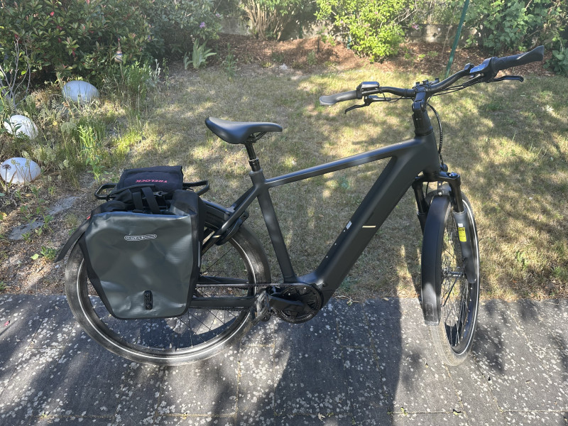 Cube Kathmandu Hybrid Comfort Pro 800