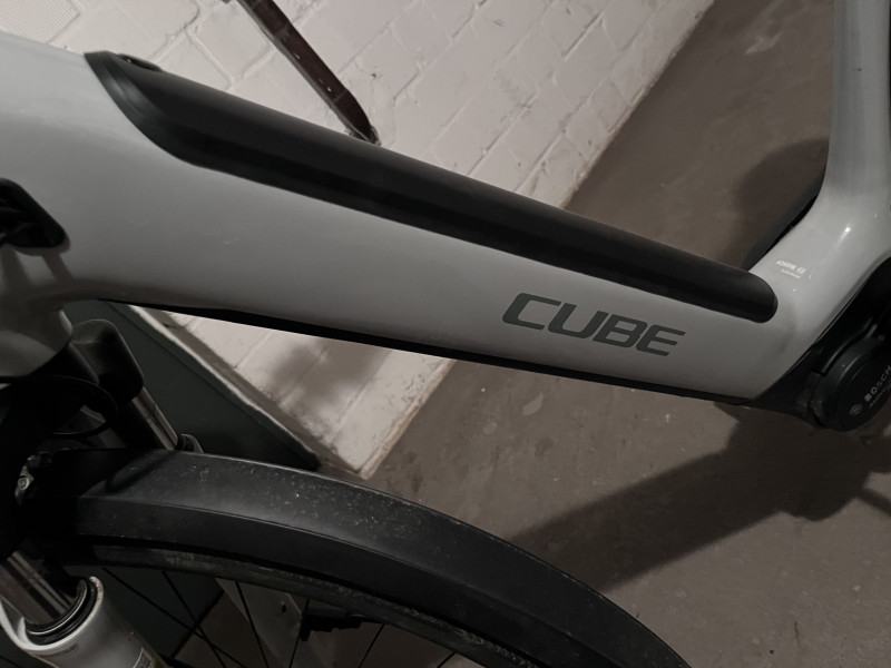 Cube Surpreme Hybrid 400 54 cm Cityrad