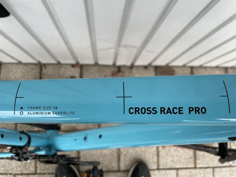 Cube Cross Race Pro 2022 wie neu