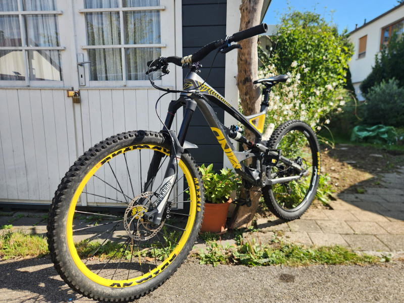 YT Capra CF Pro Race 27,5" Größe L Enduro MTB