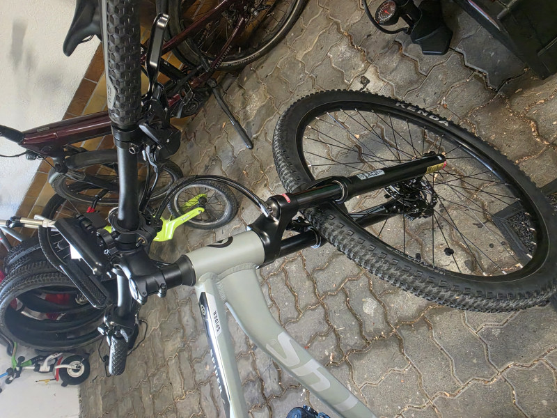 Kellys Spider X80 fast neu