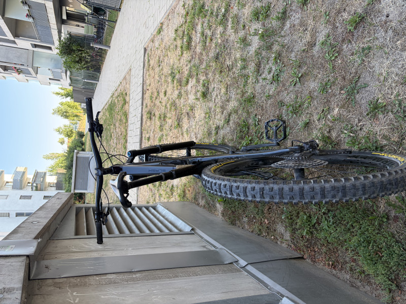Trek Slash 9.8 GX AXS