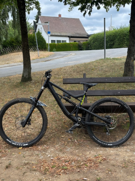 Rose Soul Fire DH 2021-Größe M Top Zustand-Downhill