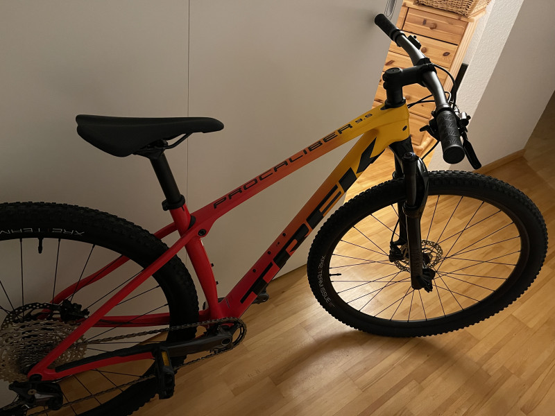 Trek Procaliber 9.5 Carbon 29 Zoll MTB Radioactive Red/Marigold 2022 TOP selten genutzt keine Kratzer