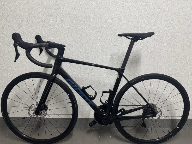 Giant TCR ADVANCED 2 - Carbon Rennrad Schwarz- 2024 - 1,70m-1,81m Körpergröße