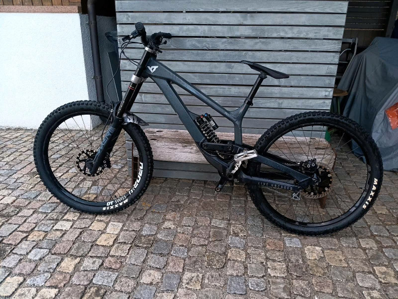 YT Tues Downhill
