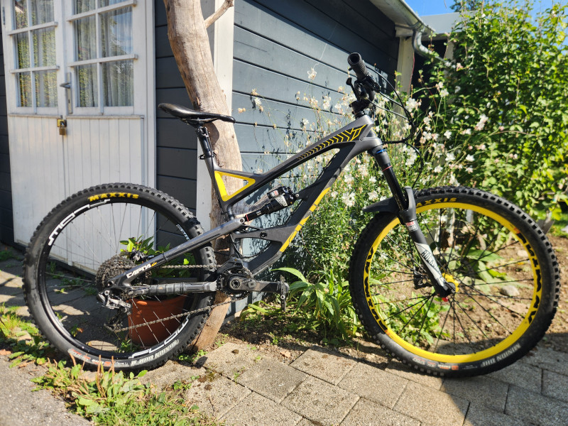 YT Capra CF Pro Race 27,5" Größe L Enduro MTB
