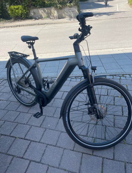 Cube Kathmandu Hybrid Pro 625 E-Trekkingbike