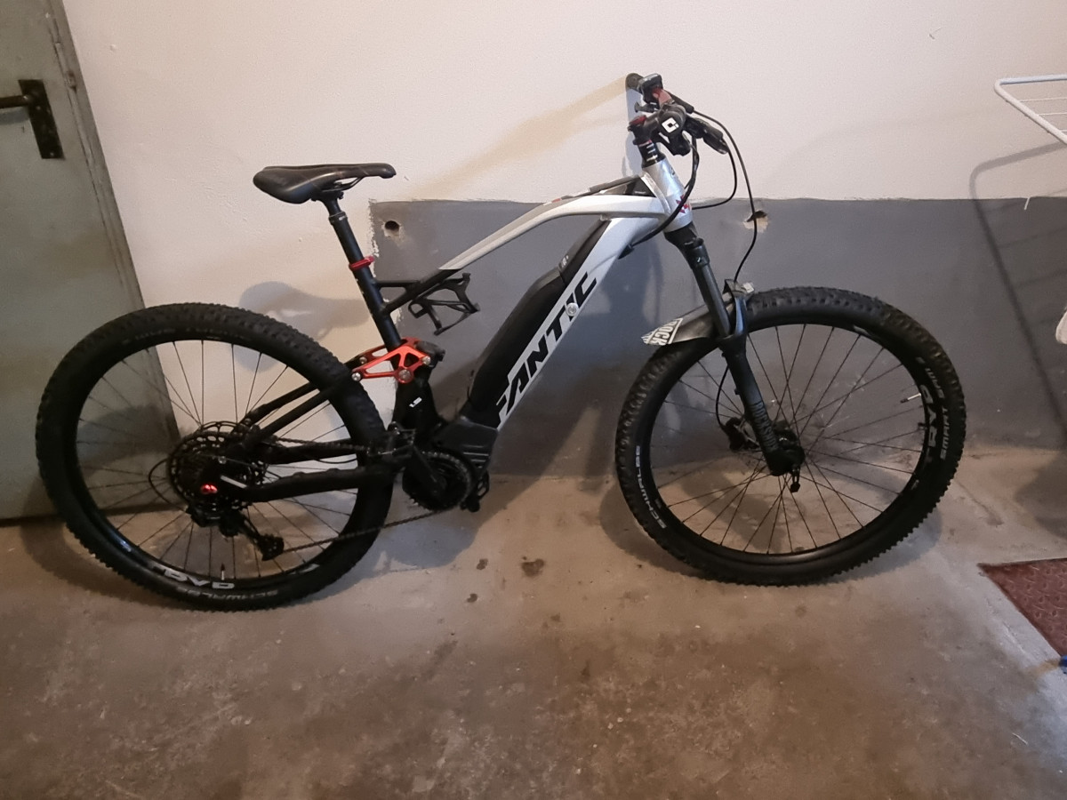 Fantic E MTB Bike XTF 1.5 SPORT auf