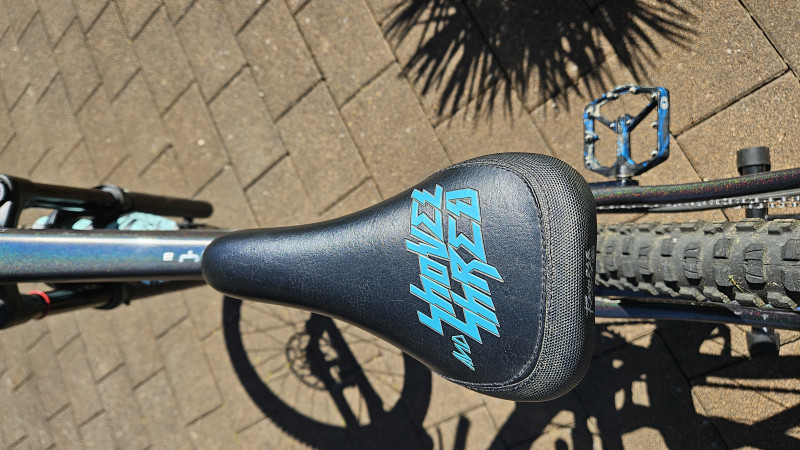 Trek 22 Remedy 8 Dark Prismatic M