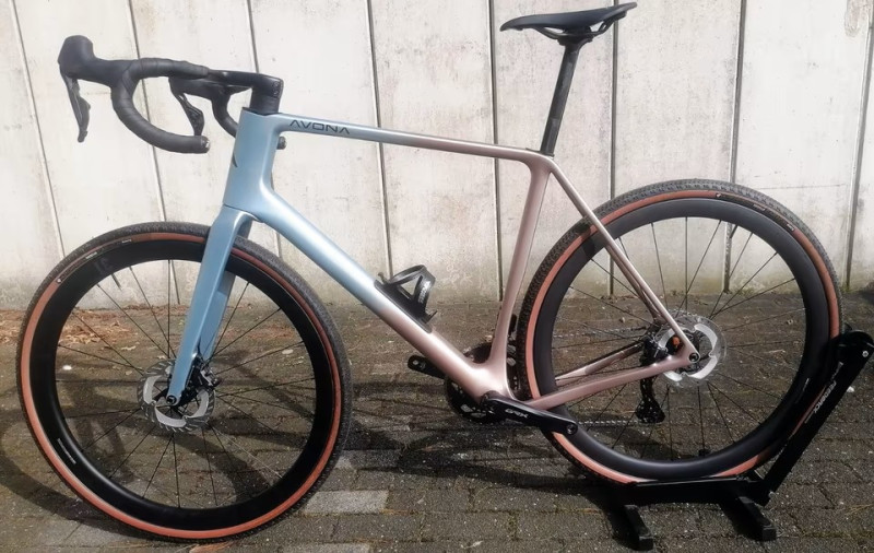 Gravelbike Avona Callis, Shimano GRX Di2 2x12, Blue/Rose, XL