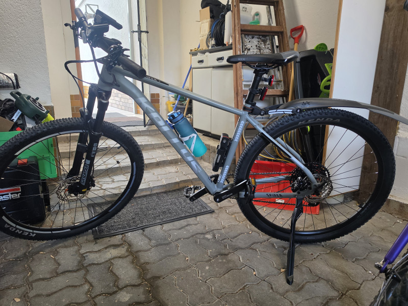 Kellys Spider X80 fast neu